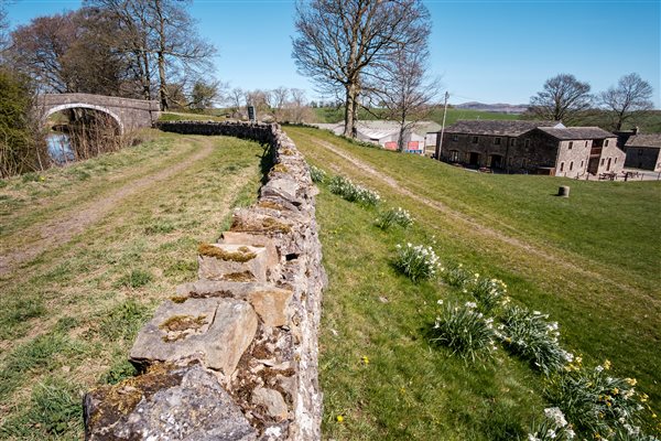 Canalside setting at Newton Grange